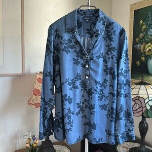 J Jill Denim 100% Tencel floral blouse Size S half button roll tab sleeve